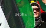 Wajah-wajah Cantik Nyempil di Pendemo Anti AS