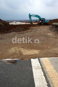 Dengan adanya perluasan jalan, dapat mendukung aktifitas di area industri Cikarang-Bekasi.