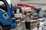 Menantang Ketinggian Demi Keluarga