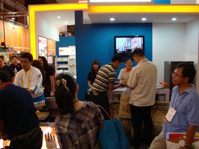 Di Interfood 2012, Ada Kacamata Khusus untuk Mengiris Bawang!
