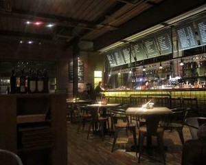 Hangout di Resto Berkonsep Glass House, Parc 19 Kemang