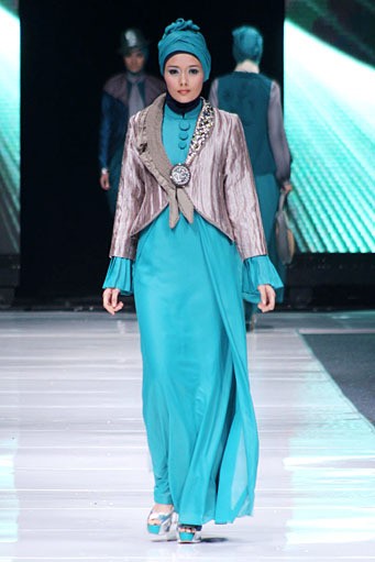 Monica Jufry The Bussy Pretty. Jakarta Fashion Week 2013 at Plaza Senayan. Jakarta. [Foto: Mohammad Abduh/Wolipop]