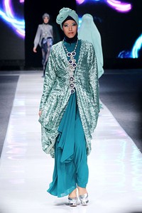 Monica Jufry The Bussy Pretty. Jakarta Fashion Week 2013 at Plaza Senayan. Jakarta. [Foto: Mohammad Abduh/Wolipop]