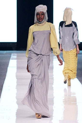 Irna Mutiara The Canary. Jakarta Fashion Week 2013 at Plaza Senayan. Jakarta. [Foto: Mohammad Abduh/Wolipop]