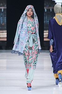 Ronald V. Gaghana Elements. Jakarta Fashion Week 2013 at Plaza Senayan. Jakarta. [Foto: Mohammad Abduh/Wolipop]