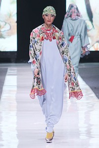 Ronald V. Gaghana Elements. Jakarta Fashion Week 2013 at Plaza Senayan. Jakarta. [Foto: Mohammad Abduh/Wolipop]