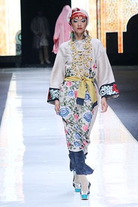 Ronald V. Gaghana Elements. Jakarta Fashion Week 2013 at Plaza Senayan. Jakarta. [Foto: Mohammad Abduh/Wolipop]