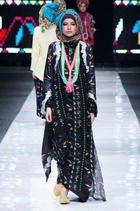 Jeny Tjahyawati Puzzle In Colour. Jakarta Fashion Week 2013 at Plaza Senayan. Jakarta. [Foto: Mohammad Abduh/Wolipop]