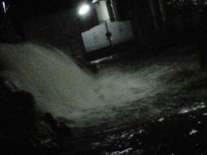 Tanggul Kali Laya di Cimanggis Jebol, Warga Khawatir Kebanjiran