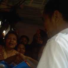 Jokowi Geleng-geleng Kepala Lihat Banjir