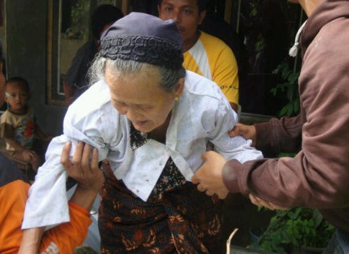 Meski Terendam Banjir, Warga Cilacap Enggan Mengungsi