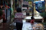 Banjir Masih Rendam Kampung Pulo