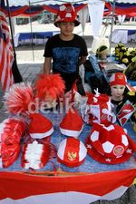 Aksesoris dan Atribut Piala AFF 2012 Mulai Dijajakan