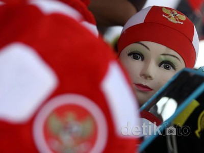 Aksesoris dan Atribut Piala AFF 2012 Mulai Dijajakan
