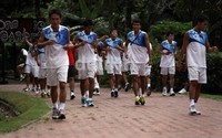 Demi menghadapi runner up Piala AFF 2010 lalu, Laos harus rela menggeber para pemain mudanya dengan latihan fisik.