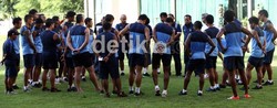 Latihan ringan tersebut dilakukan di halaman The Palace of Golden Horses Hotel, yang merupakan tempat menginap tim Indonesia selama di Malaysia.