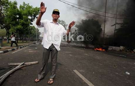 Polisi Sempat Tangkap 2 Pengendara Motor yang Cekcok dengan Munarman
