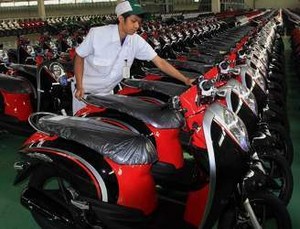 DP Syariah Naik, Kelas Menengah Terpukul