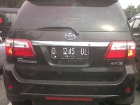 Dengan angka dan huruf yang dipepet, sekilas pelat nomor ini mengingatkan kita kepada Rasul. (Foto: Barqun Sabilia)
