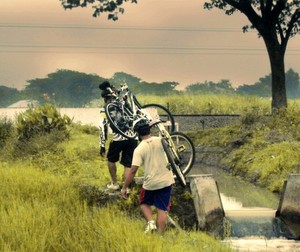 pengorbanan yang harus dilewati dan dijunjung tinggi untuk mencapai jalan yang lebih baik