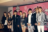 Suho EXO-K, Seohyun SNSD, Onew SHINee, Kangta, Donghae Super Junior, BoA, Victoria f(x), Yunho TVXQ, Kris EXO-M, dan Changmin TVXQ hadir dalam jumpa pers SM Town Singapura. (Andra Gondokoesoemo/detikHOT)