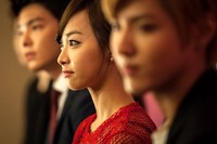 Selama jumpa pers, Victoria f(x) berbicara menggunakan bahasa Mandarin. (dok. RITS)