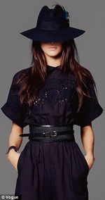 Lihat Pose Kendall, Kim Kardashian Patut Iri!