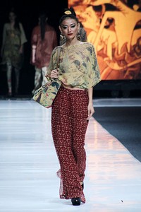 Ghea Panggabean Symbolism. Jakarta Fashion Week 2013 at Plaza Senayan. Jakarta. [Foto: Mohammad Abduh/Wolipop]