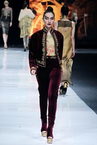 Ghea Panggabean Symbolism. Jakarta Fashion Week 2013 at Plaza Senayan. Jakarta. [Foto: Mohammad Abduh/Wolipop]