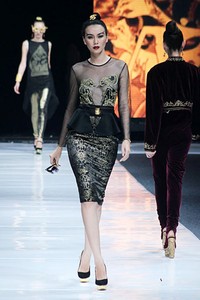 Ghea Panggabean Symbolism. Jakarta Fashion Week 2013 at Plaza Senayan. Jakarta. [Foto: Mohammad Abduh/Wolipop]