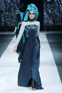 Noni Zakiah THREELOGY. Jakarta Fashion Week 2013 at Plaza Senayan. Jakarta. [Foto: Mohammad Abduh/Wolipop]