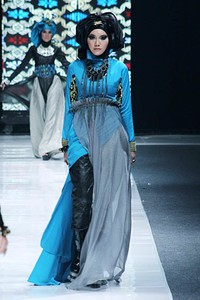Noni Zakiah THREELOGY. Jakarta Fashion Week 2013 at Plaza Senayan. Jakarta. [Foto: Mohammad Abduh/Wolipop]