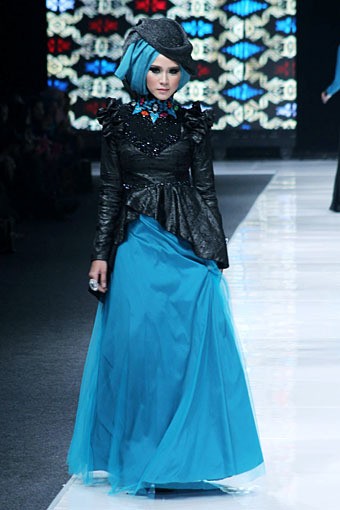 Noni Zakiah THREELOGY. Jakarta Fashion Week 2013 at Plaza Senayan. Jakarta. [Foto: Mohammad Abduh/Wolipop]