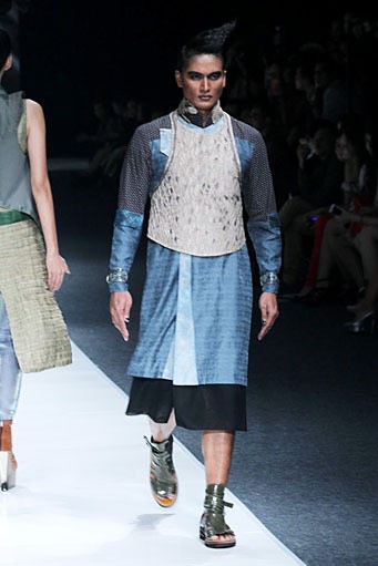 Deden Siswanto In The Dim Light. Jakarta Fashion Week 2013 at Plaza Senayan. Jakarta. [Foto: Mohammad Abduh/Wolipop]