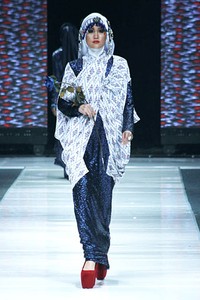 Restu Anggraini THREELOGY. Jakarta Fashion Week 2013 at Plaza Senayan. Jakarta. [Foto: Mohammad Abduh/Wolipop]