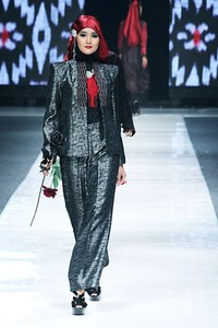 Restu Anggraini THREELOGY. Jakarta Fashion Week 2013 at Plaza Senayan. Jakarta. [Foto: Mohammad Abduh/Wolipop]