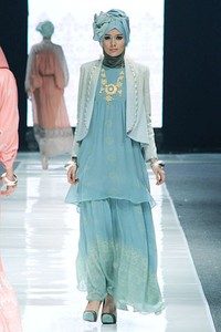 Ria Miranda THREELOGY Jakarta Fashion Week 2013 at Plaza Senayan. Jakarta. [Foto: Mohammad Abduh/Wolipop]