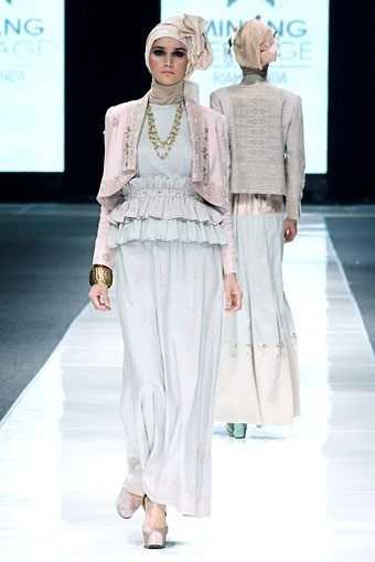 Ria Miranda THREELOGY Jakarta Fashion Week 2013 at Plaza Senayan. Jakarta. [Foto: Mohammad Abduh/Wolipop]