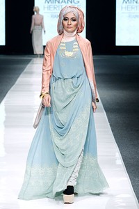 Ria Miranda THREELOGY Jakarta Fashion Week 2013 at Plaza Senayan. Jakarta. [Foto: Mohammad Abduh/Wolipop]