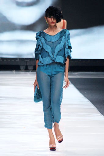 Oscar Lawalata Couture 2013 My Name is 20S. Jakarta Fashion Week 2013 at Plaza Senayan. Jakarta. [Foto: Mohammad Abduh/Wolipop]