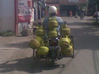 Motor petasan ala penjual eceran LPG 3KG (Foto: Wirawan Adi Setya Raharja)