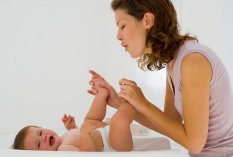 5 Cara Alami Ini Bisa Atasi Sembelit pada Bayi