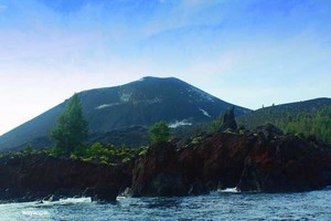 Bawah Laut Sampai Puncak Gunung, Semua Indah di Krakatau