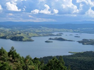 Digoda Jenderal MacArthur di Danau Sentani