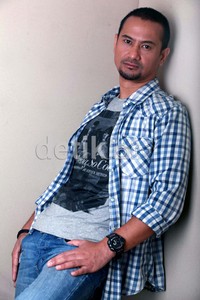 Pose cool Mudji Massaid.