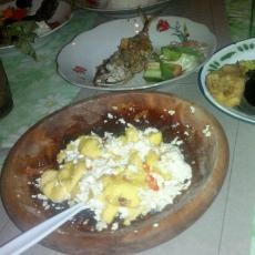 Tahu Bodo Katotoloyo, Racikan Unik Warung Talaga
