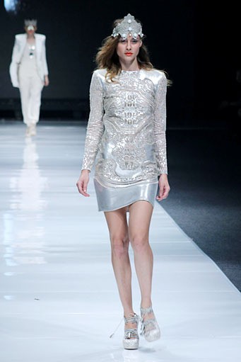 Sapto Djojokartiko, Spring/Summer 2013 Vastu Vidya. Jakarta Fashion Week 2013 at Plaza Senayan. Jakarta. [Foto: Mohammad Abduh/Wolipop]