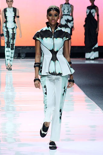 Ari Seputra India IPMI. Jakarta Fashion Week 2013 at Plaza Senayan. Jakarta. [Foto: Mohammad Abduh/Wolipop]