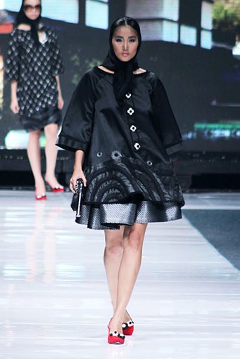 Yongki Budisutrisna Jepang. Jakarta Fashion Week 2013 at Plaza Senayan. Jakarta. [Foto: Mohammad Abduh/Wolipop]