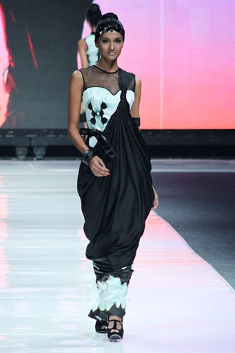 Ari Seputra India IPMI. Jakarta Fashion Week 2013 at Plaza Senayan. Jakarta. [Foto: Mohammad Abduh/Wolipop]